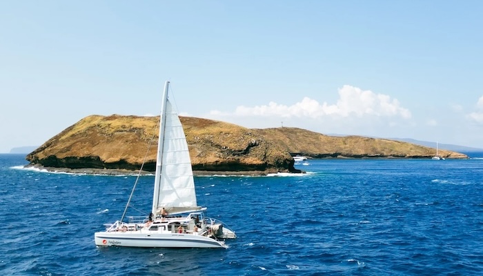Sail Maui Molokini Snorkel and Performance Sail - Book Maui Activities at Auntie Snorkel